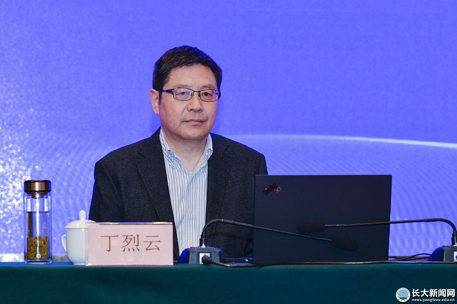 我校承办荆州市科技创新专题报告会