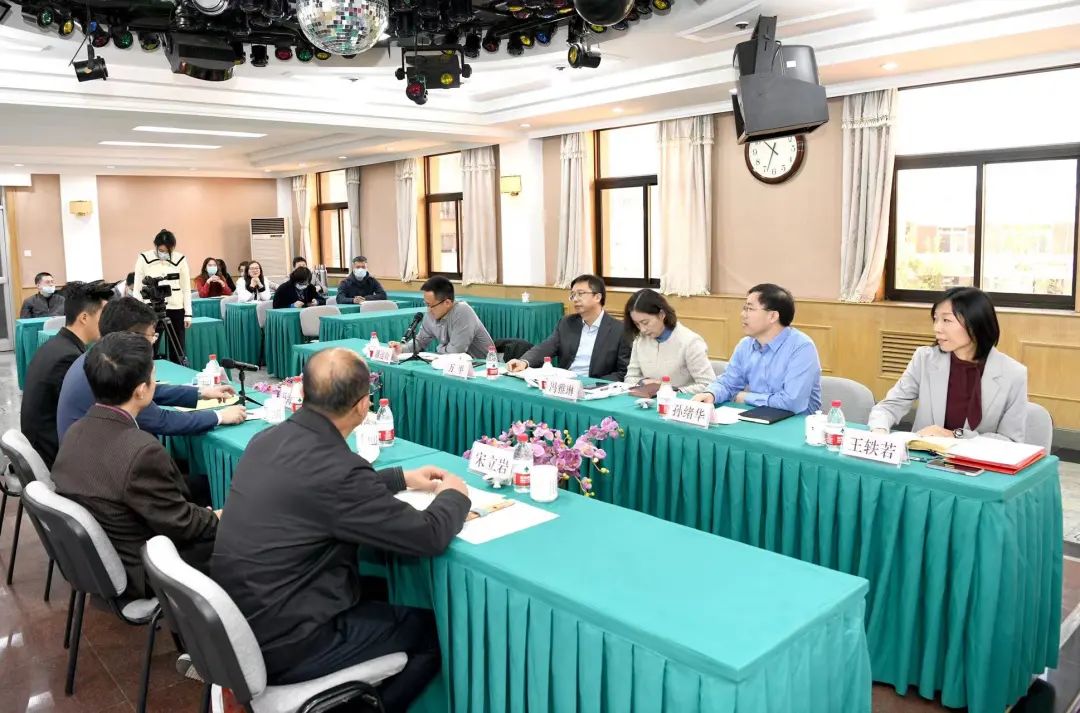 财政税务学院与中国财经报社人事处举行共建签约仪式