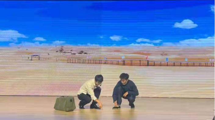 我校文学院推出大型舞台实验剧《冯志远》
