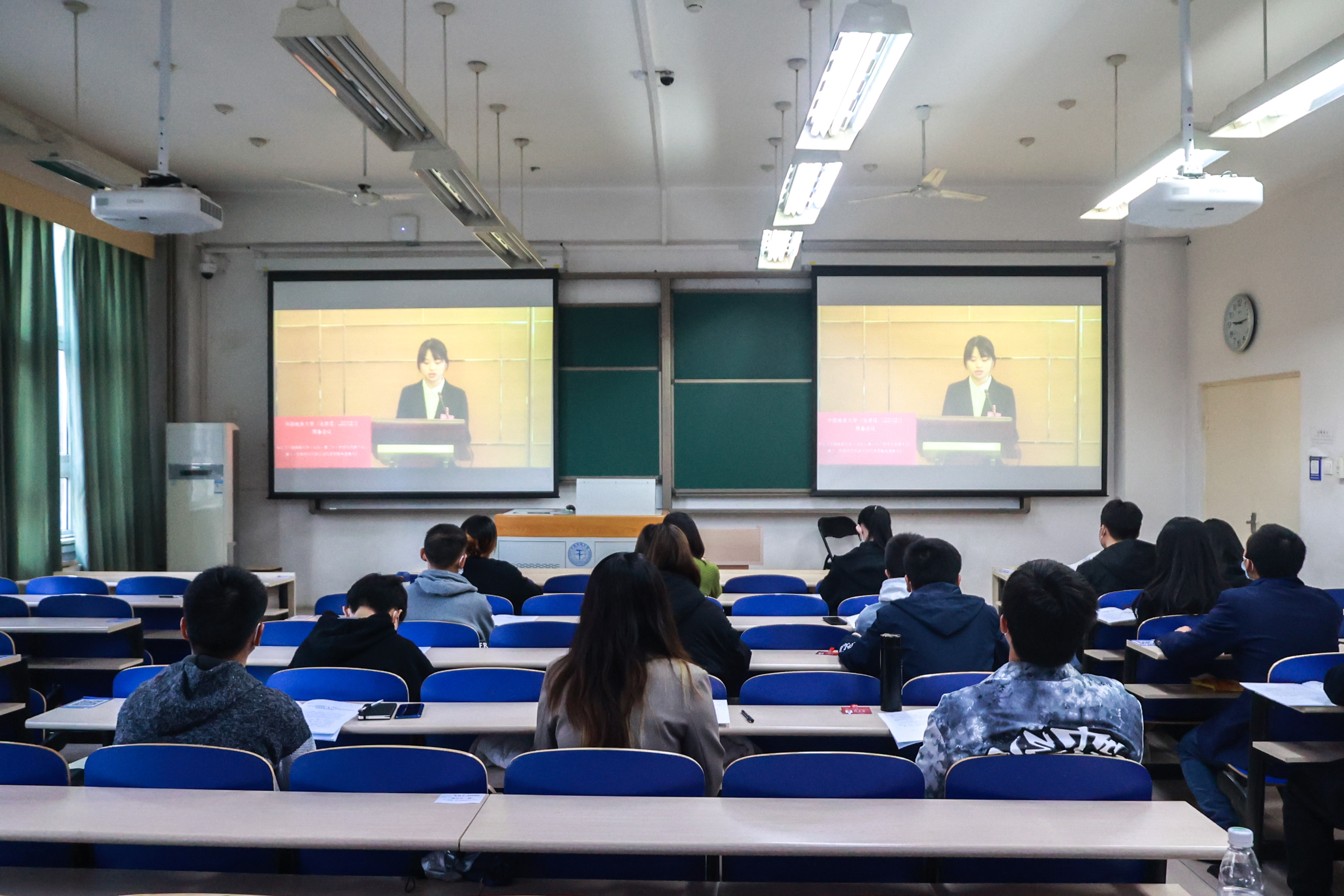 我校第二十一次学生代表大会、第十一次研究生代表大会召开