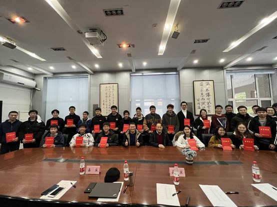 信息学院举行“英捷思本科生优秀学习奖学金”颁奖仪式暨“学在东信”获奖学生交流座谈会