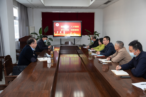 校党委书记姚冠新深入法学院、图书馆走访调研