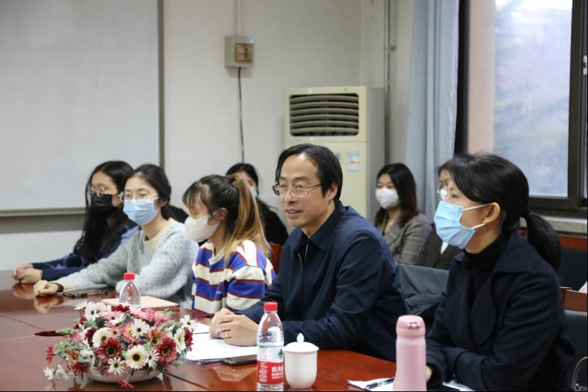 黄益方副校长参加商学院18级人力班主题班团建设活动