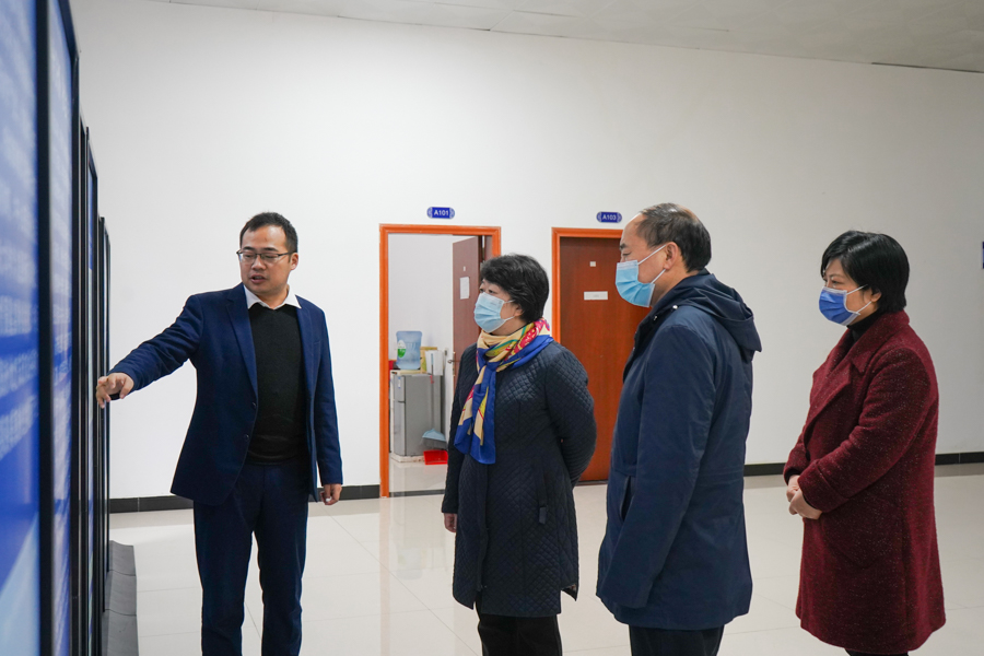 省教科文卫体工会主席胡东红来校调研