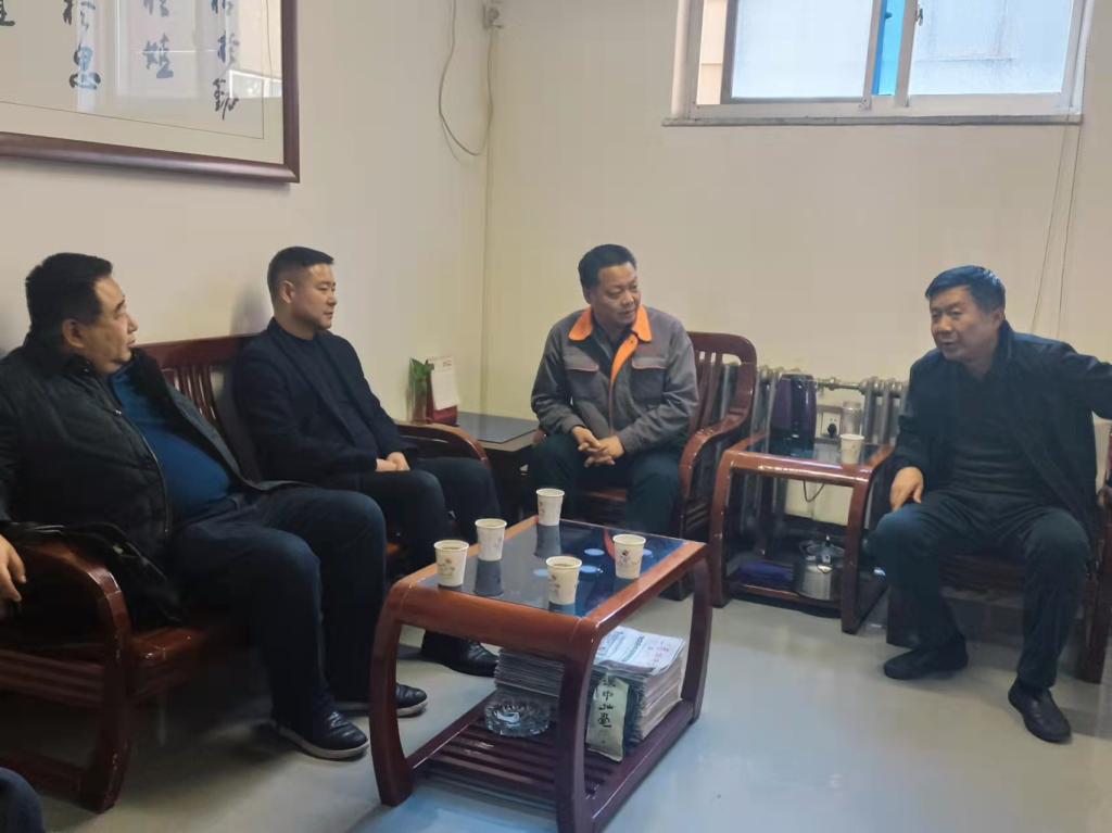 孙宝柱副校长一行赴明德热力公司协调我校供暖工作