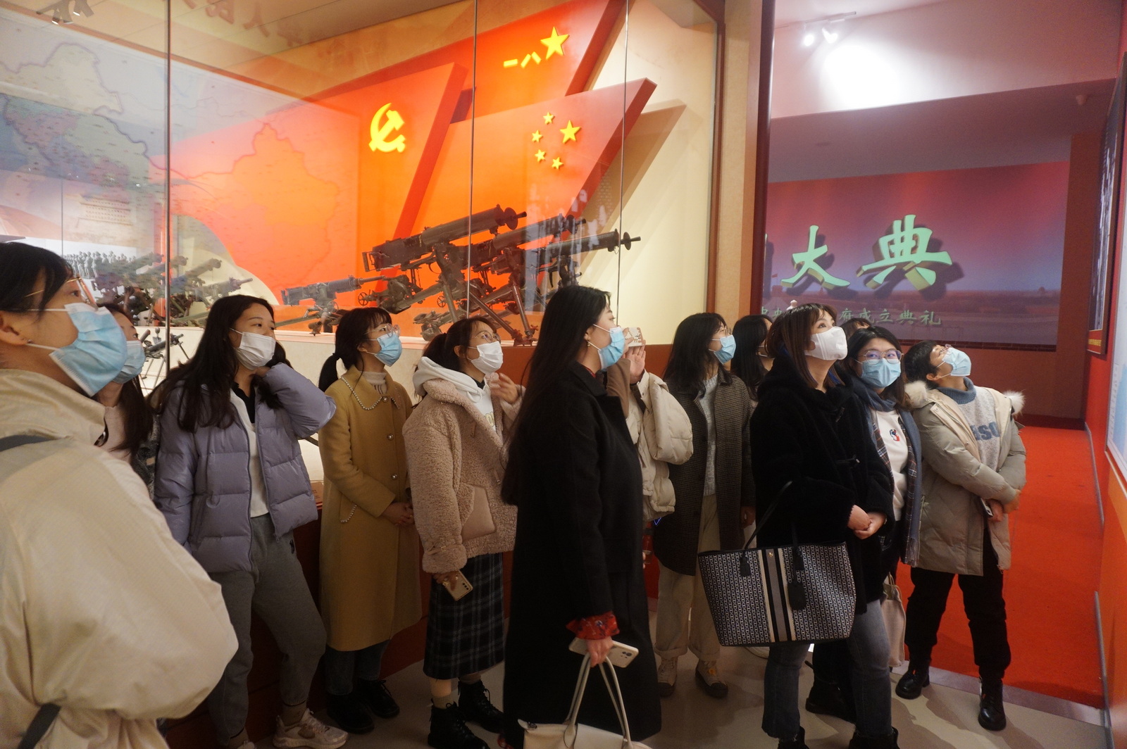国际教育交流学院组织参观平津战役纪念馆