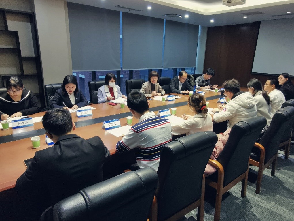 校党委副书记雷鸣与学生会、研究生会主席团成员座谈交流