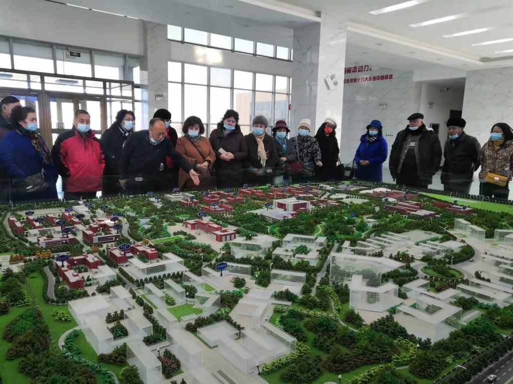 参观博达新校区 喜看发展新变化