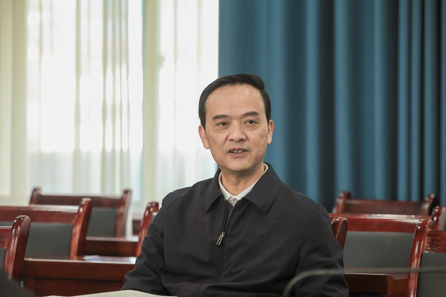 向前进到文传学院本科生第一党支部开展支部座谈