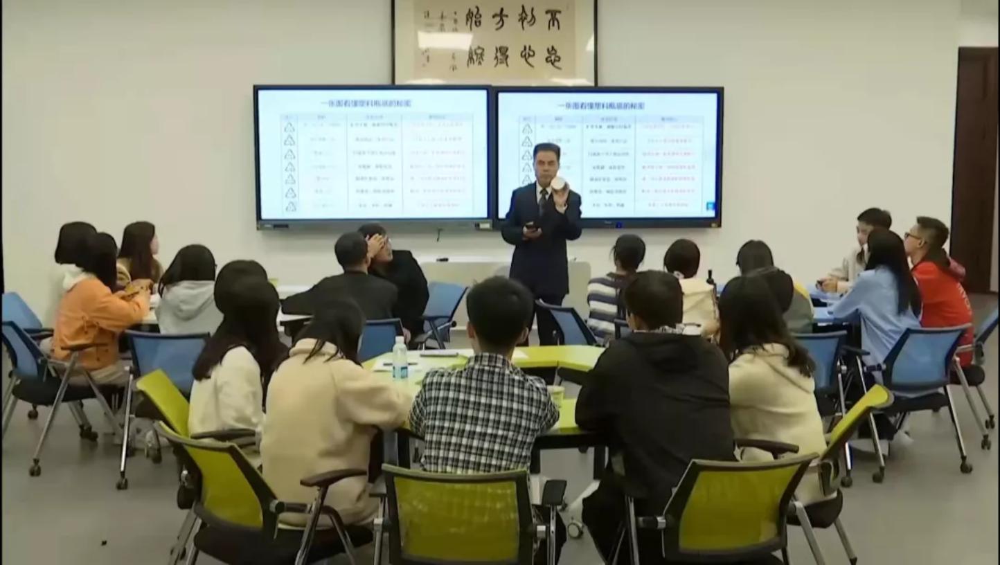 【立德树人】李样生：以棋之精魂行师者远道