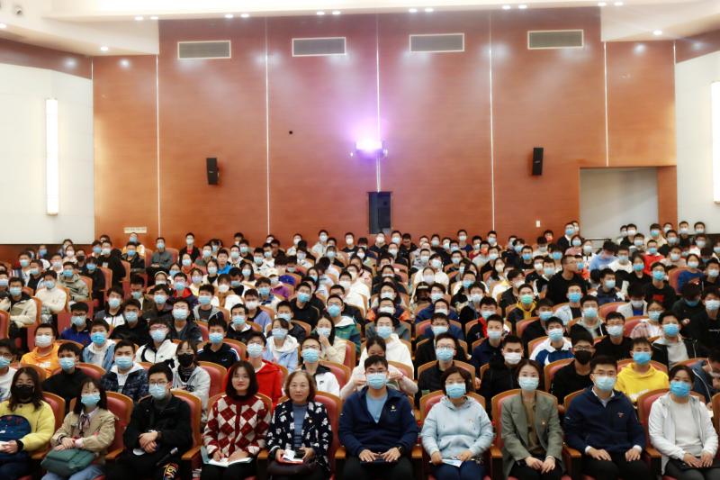 电院2021级本科生入党申请人第一课顺利举行