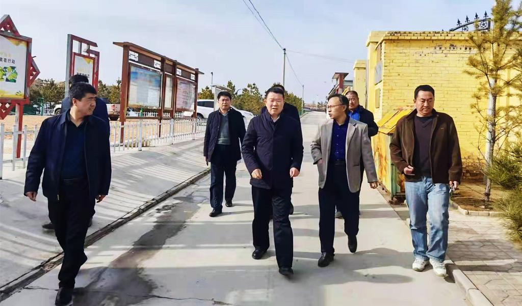 校党委书记沈兴全赴五寨县东秀庄乡调研定点帮扶与乡村振兴工作