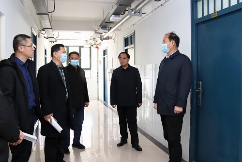梅宪宾检查指导文明校园建设工作