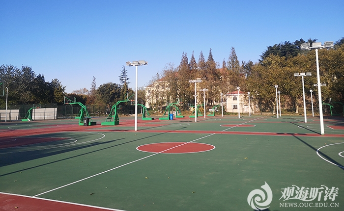 学校党委常务副书记张静调研鱼山校区球类场地改造工