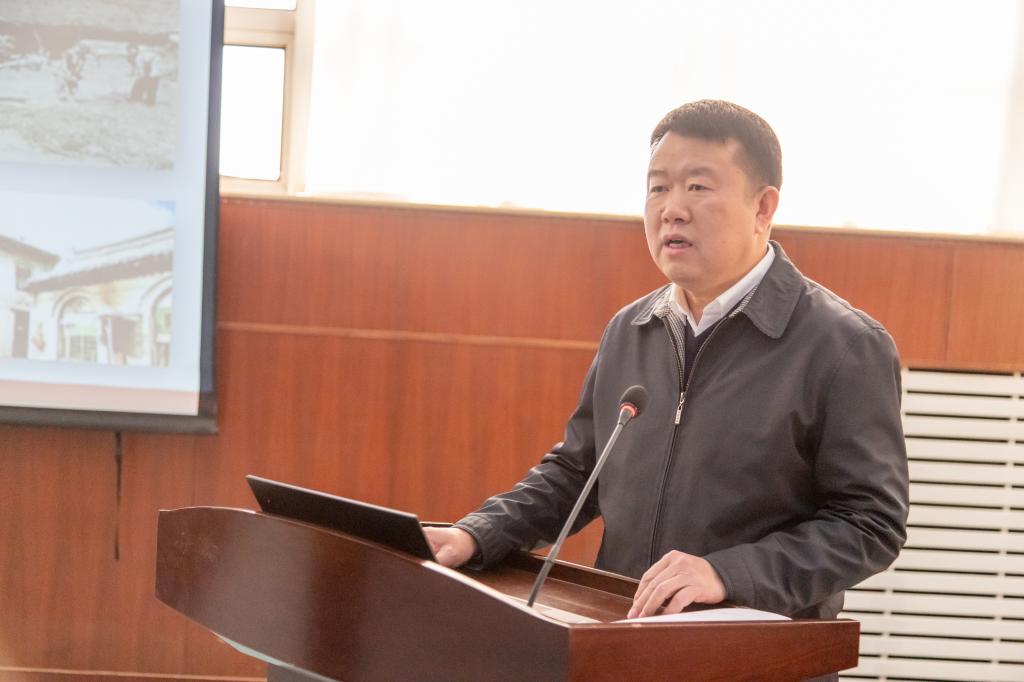 ​省高校思政理论课建设评估组来校进行实地评估