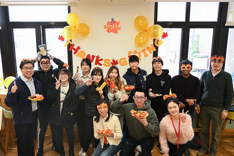 密西根学院举办国际学生感恩午餐会