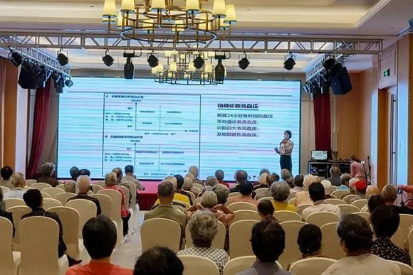 农工党中山大学基层委员会在养老社区开展义诊活动