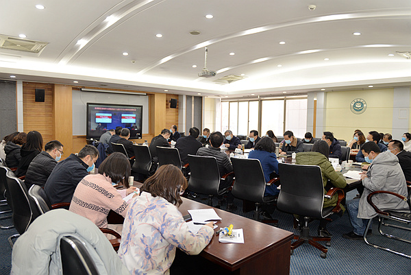 学校组织收看十九届六中全会精神宣讲报告会