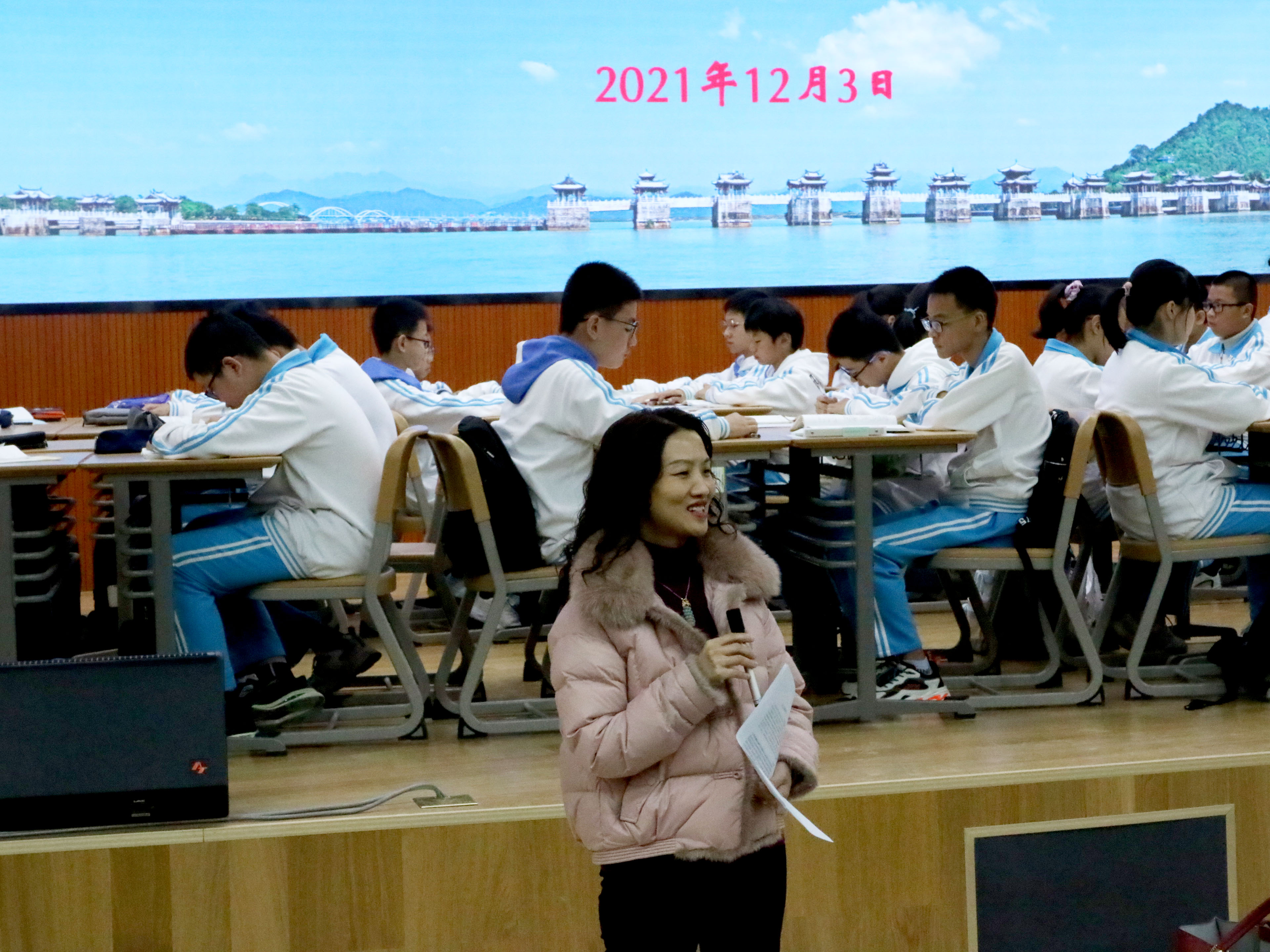 文学与新闻传播学院举办2021年“名师进校园”活动