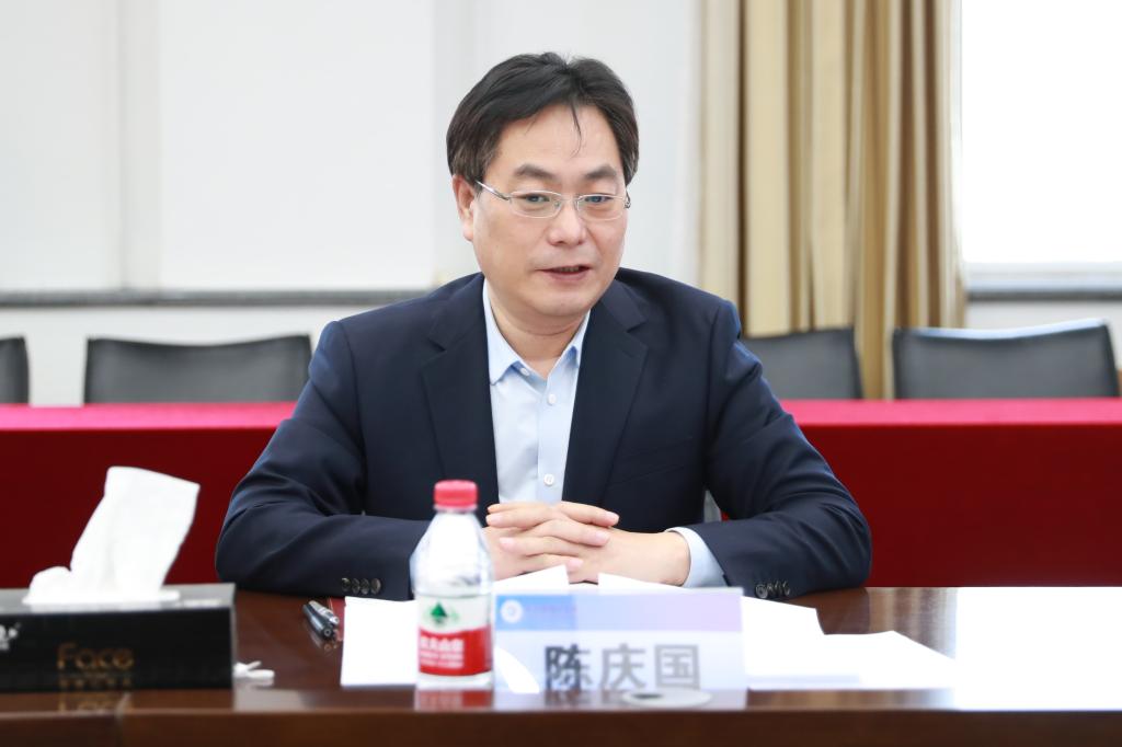 学校召开国际化工作推进会