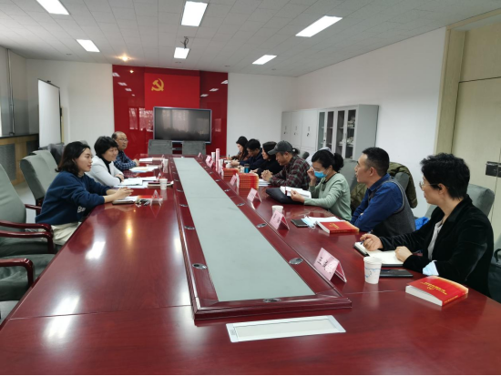 校领导亲切看望我校出席区“两会”​​的人大代表和政协委员
