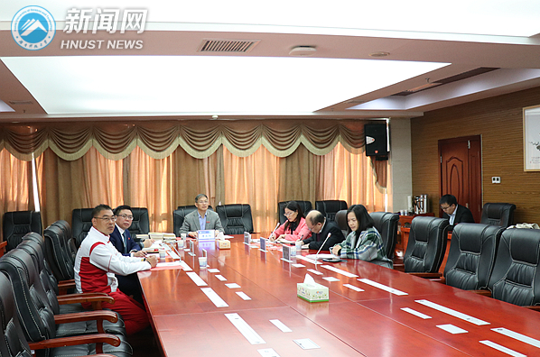 我校与海外特聘教授王宏志进行线上交流