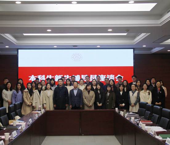 我校举行“高校国家知识产权信息服务中心”揭牌仪式