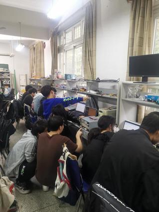 学子在2021年全国大学生电子设计竞赛中荣获全国一等奖