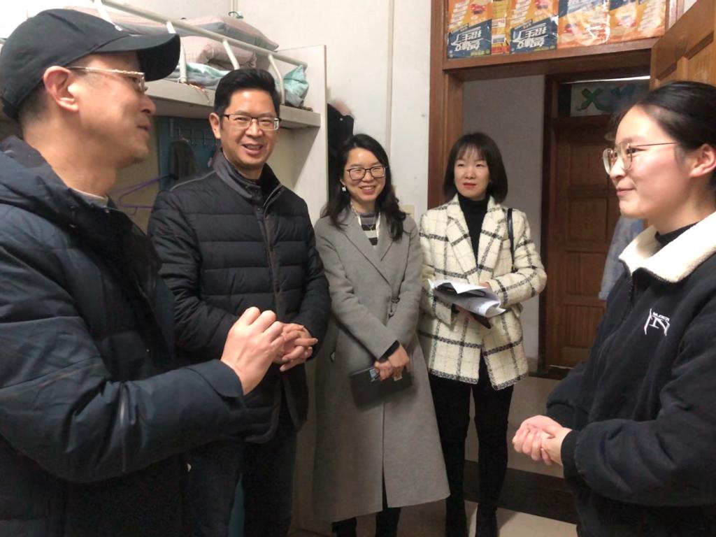 数理与大数据学院持续深入开展“两走一贴近“活动