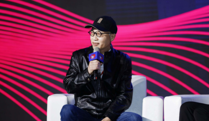 粤港澳大湾区首个科技时尚主题文化周在深圳开幕，创意设计学院吴洪教授出席并主持“湾区精神与深圳时尚”论坛