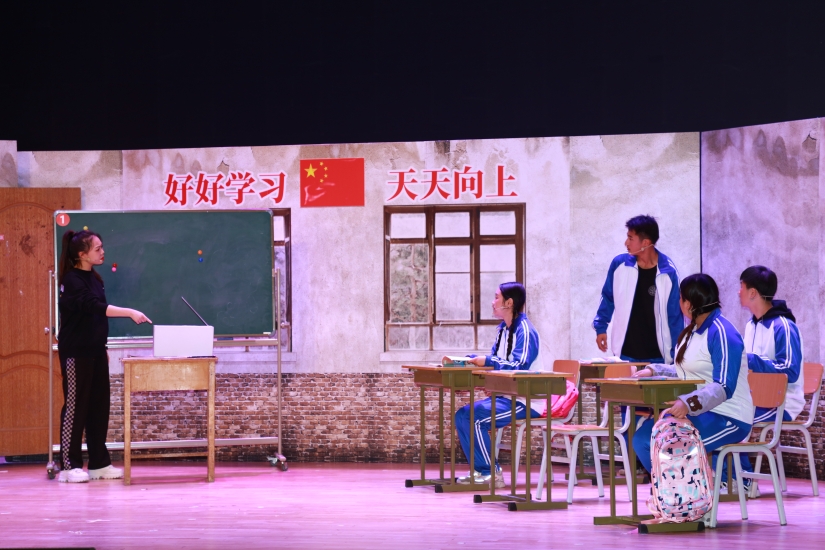 学校召开研究生支教团成立二十周年总结大会