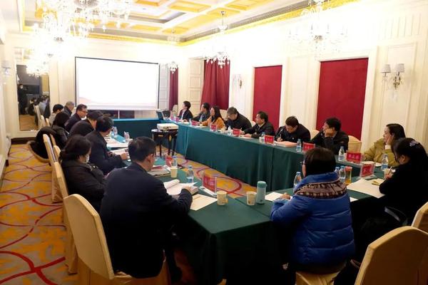 我校组织召开大别山红色文化育人教学成果鉴定会