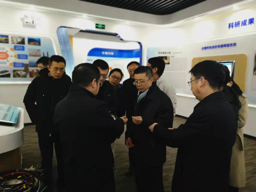 青岛市科技局局长一行来校考察交流