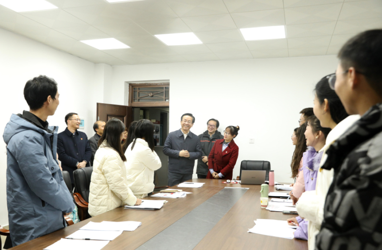 卢雍政到我校马克思主义学院调研