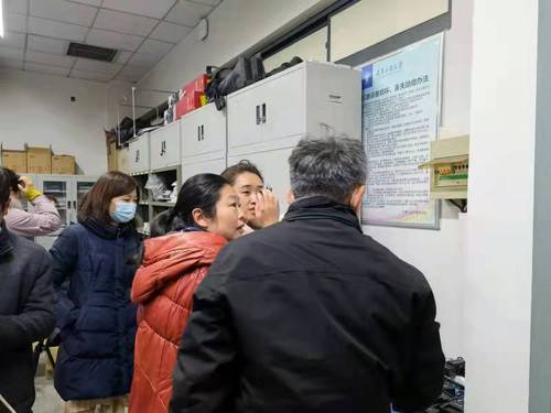 我为群众办实事 | 电气工程系党支部教师党员助力传媒实验中心用电安全建设