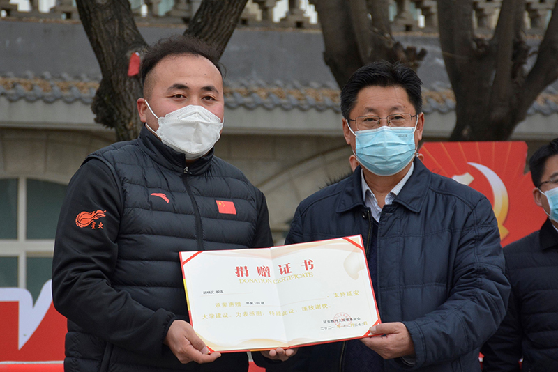 热心校友捐赠物资回馈母校共抗疫情