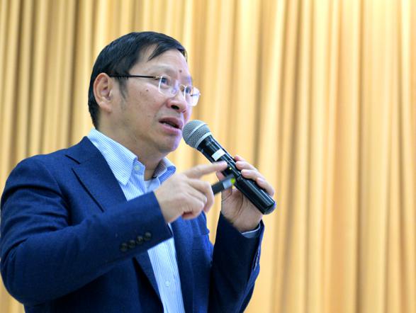 北京大学彭练矛院士为我校师生作学术报告