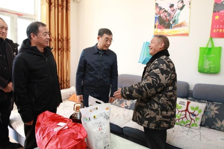 校党委书记王建国一行赴甘洛调研推进定点帮扶工作