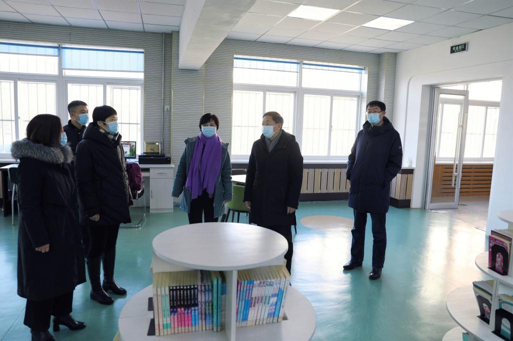 苏文捷实地调研学校部分附属机构