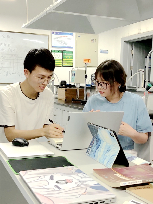 【光荣榜】我校首次参加全国大学生物理实验竞赛并取得好成绩