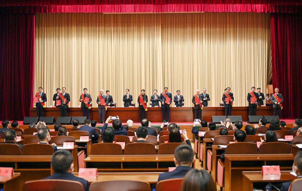 学校领导及人才代表参加吉林省委人才工作暨创新型省份建设大会