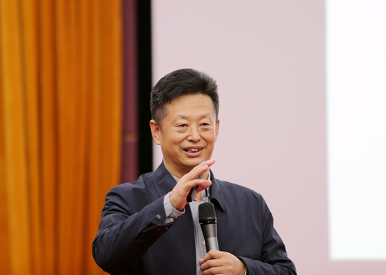 学校举行媒介素养与舆情工作专题培训