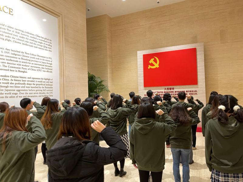 国际合作与交流处党支部参观中共一大会址