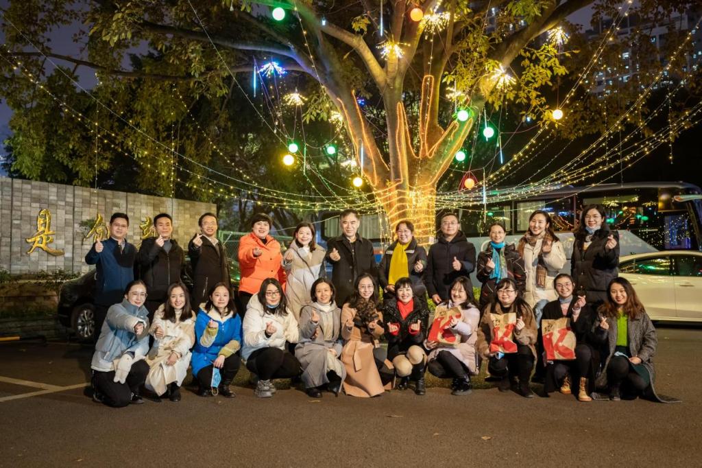 心系一线，学校领导带队走访慰问