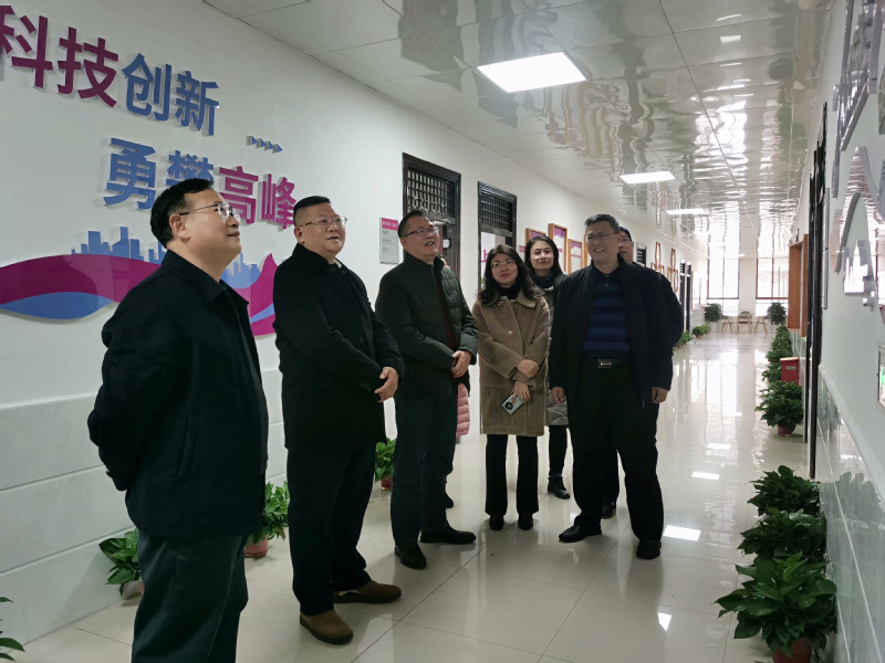 校党委书记邓军深入机关部门走访调研文化建设