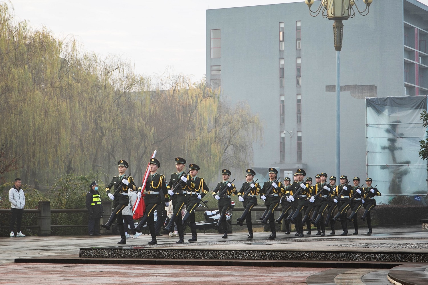学校举行2022年 元旦升国旗仪式