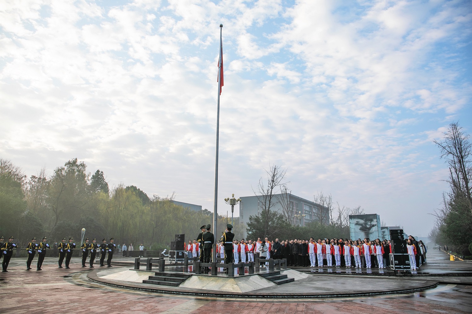 学校举行2022年 元旦升国旗仪式