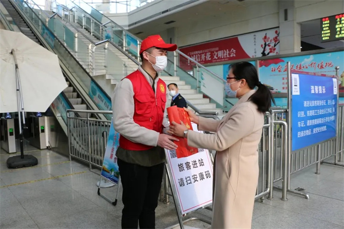 我校荣获山西省“优秀青年志愿服务集体”和“优秀青年志愿者”荣誉称号
