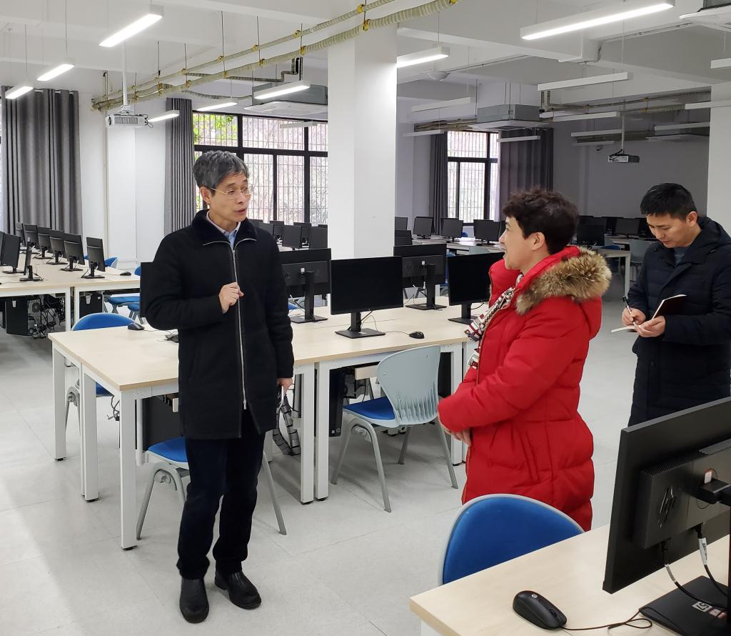 校长孙芳城到经济管理实验教学中心调研指导工作