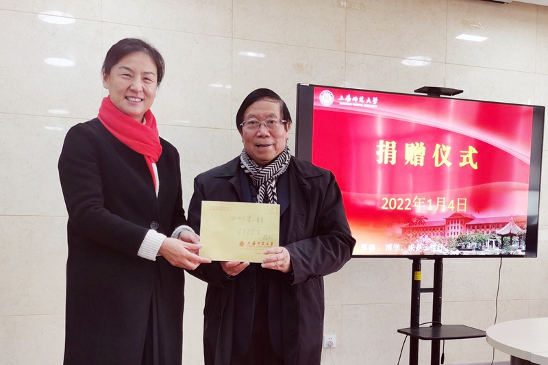 善举延续十九年 老校长杨德广新年工作首日向学校捐款